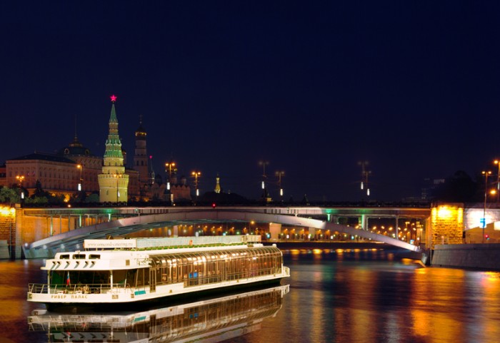 Прогулки по Москве-реке: варианты водных экскурсий, интересные места на маршруте